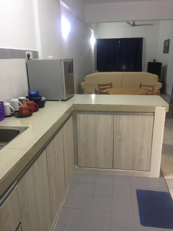 Pd Bayu Beach Resort Private Service Apartment Port Dickson Exteriör bild