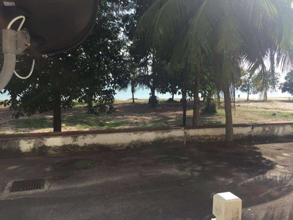 Pd Bayu Beach Resort Private Service Apartment Port Dickson Exteriör bild