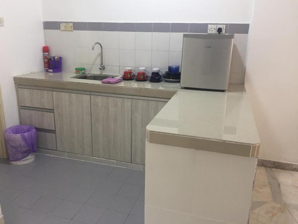Pd Bayu Beach Resort Private Service Apartment Port Dickson Exteriör bild
