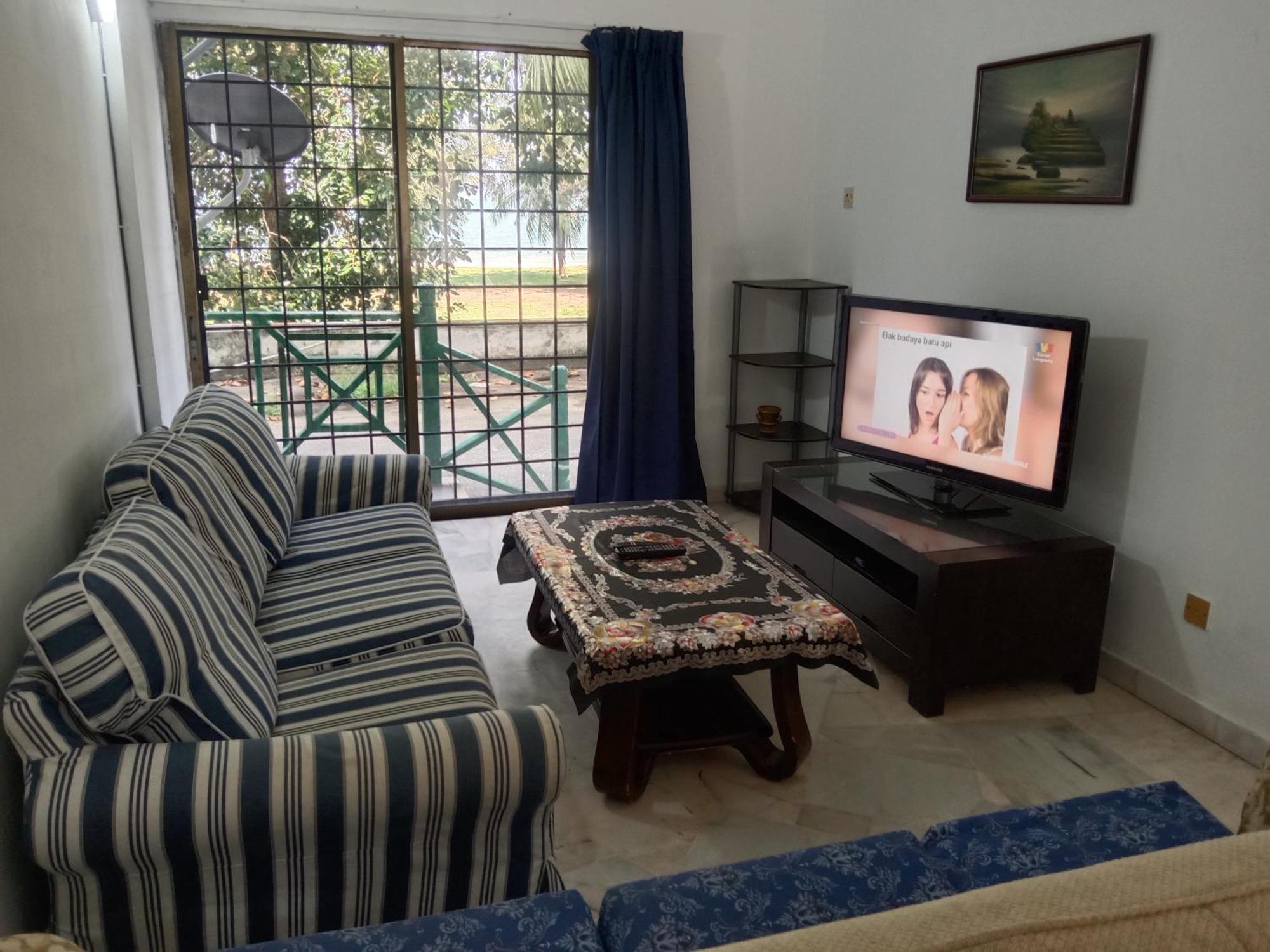 Pd Bayu Beach Resort Private Service Apartment Port Dickson Exteriör bild